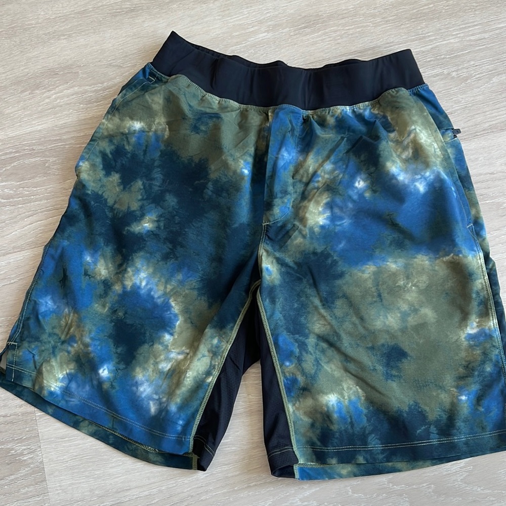 Fabletics Men’s Original Fundamental Shorts 9 inch inseam